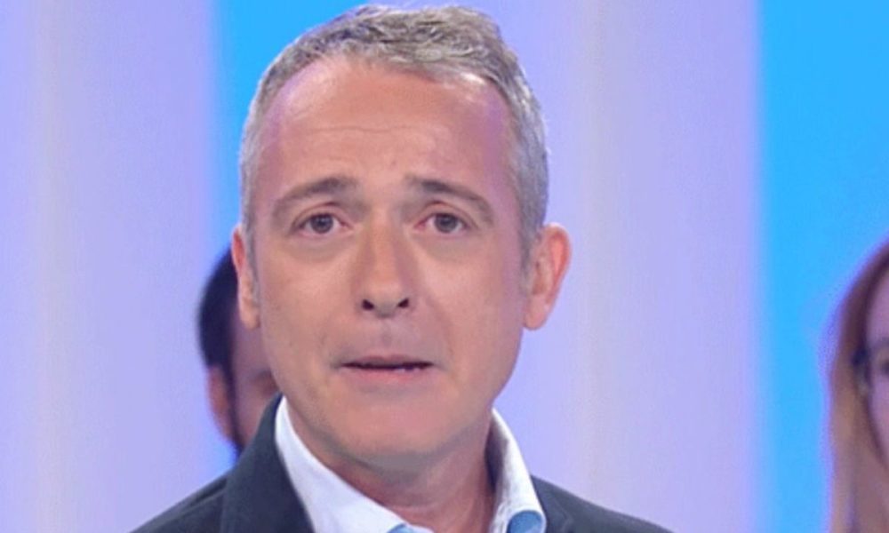 Cattelan fa la parodia di Diaco: “Non si possono dire parolacce”