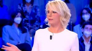 C’è Posta per Te: Maria De Filippi schiera Renato Zero contro Sanremo