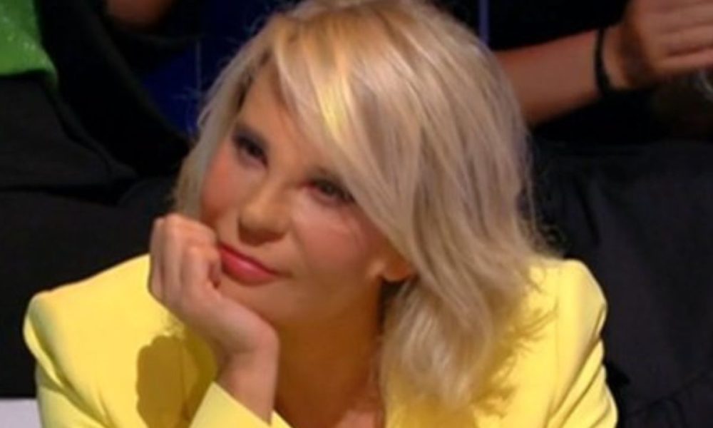 Maria De Filippi non scappa da Sanremo: è stata lei a scegliere la sfida del sabato sera