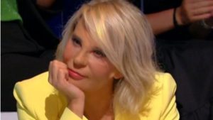 Maria De Filippi non scappa da Sanremo: è stata lei a scegliere la sfida del sabato sera
