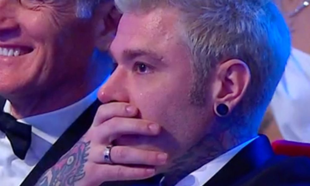 Fedez prima sparisce dall’Ariston, poi dai social: il giallo dopo la finale di Sanremo