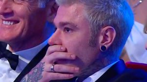 Fedez prima sparisce dall’Ariston, poi dai social: il giallo dopo la finale di Sanremo