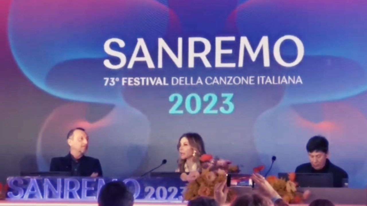 Francesca Fagnani all'esordio sul palco dell'Ariston: "Gratitudine enorme per Amadeus" 41 Francesca Fagnani conferenza stampa Festival di Sanremo 2023