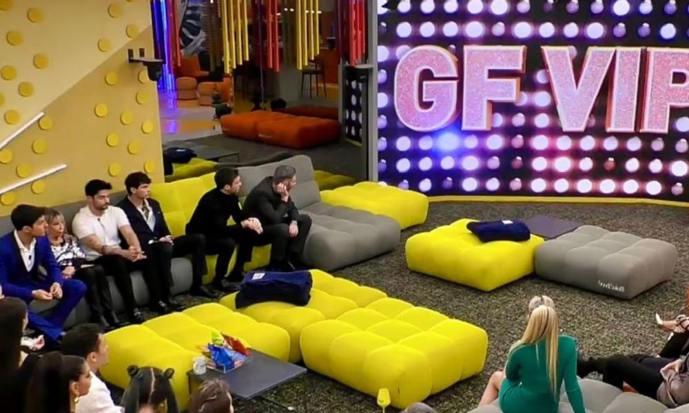 Bigliettini al GF Vip: scoppia il caso, cos’è successo