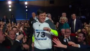 Gianni Morandi, la gaffe in diretta a Sanremo: “Caz*o, fammi passare”