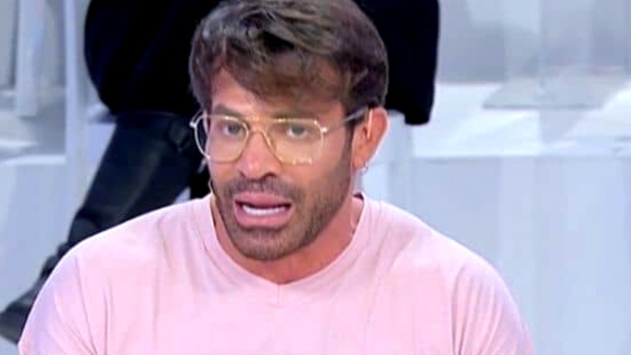 Gianni Sperti è single: la conferma nel giorno di San Valentino 41 gianni sperti single