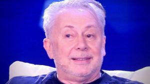 Lele Mora commenta l’assoluzione di Berlusconi: “Ad Arcore cene noiose, tranne quando si travestivano”
