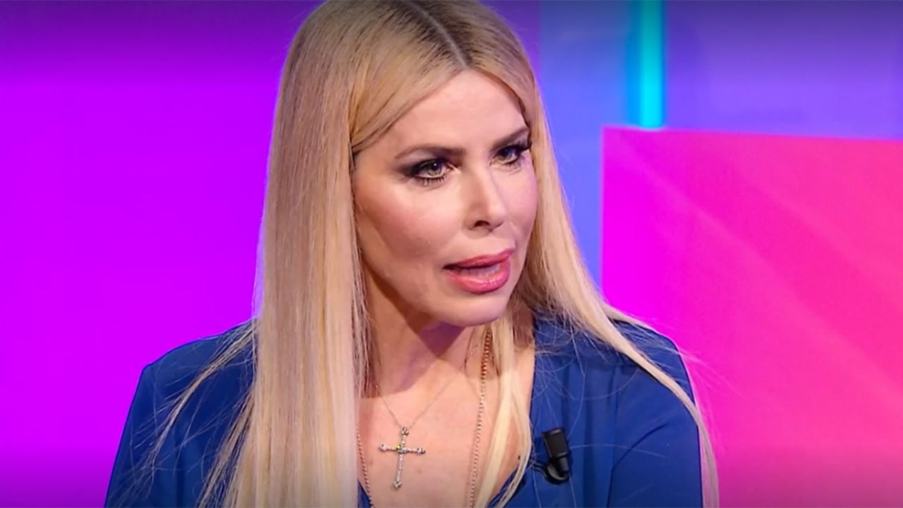 Loredana Lecciso sul rapporto con Romina Power: "Sono per il quieto vivere" 41 loredana lecciso romina power
