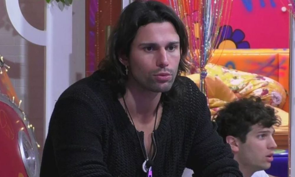 Luca Onestini, gaffe o cattiveria? La battuta a Nikita Pelizon