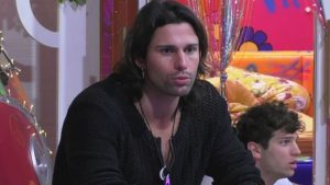 Luca Onestini, gaffe o cattiveria? La battuta a Nikita Pelizon