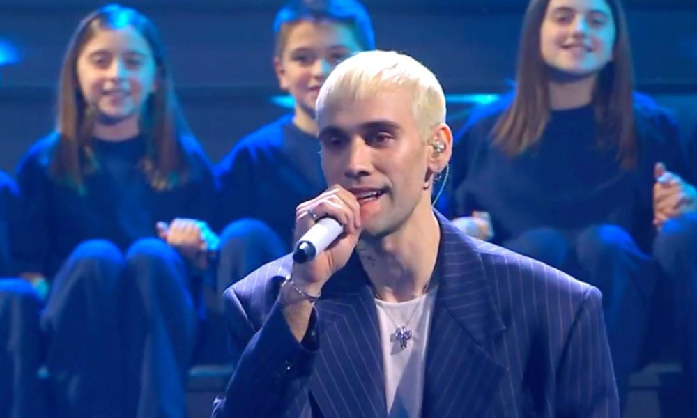Mr. Rain attaccato per i bambini sul palco dell’Ariston: la replica