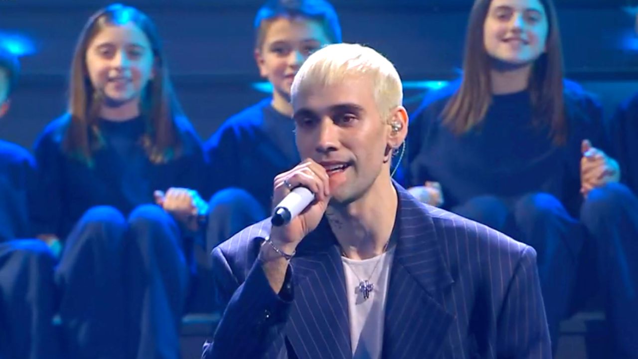Mr. Rain fatto a pezzi dall'ex di Amici, Jurman: "Di cattivissimo gusto" 41 mr. rain luca jurman
