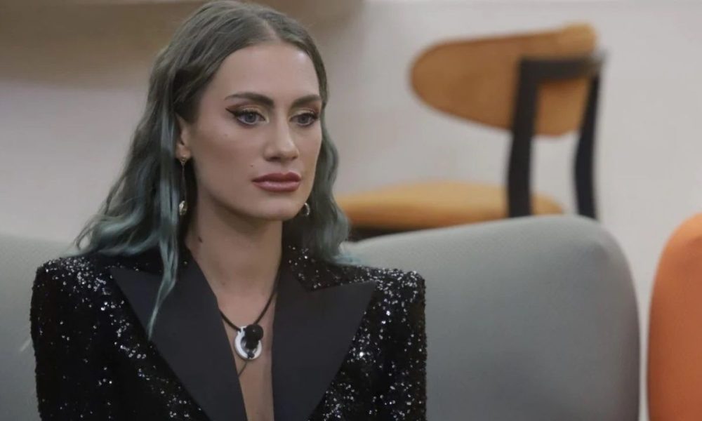 Nikita, lo staff della gieffina contro il GF Vip: “Le prime diffide sono partite”