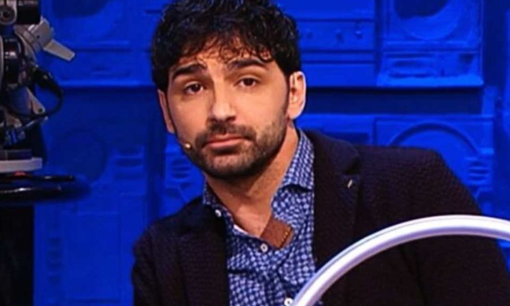 Amici, Raimondo Todaro lascia? “Crisi con la moglie”