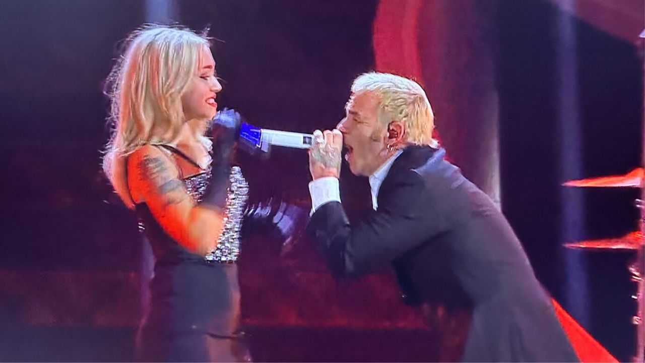 Shari e Salmo stanno insieme? La cantante replica al gossip: "Mi fa arrabbiare" 41 shari salmo