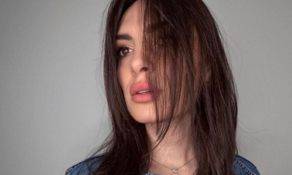 Andrea Nicole, lo sfogo: “Siete ossessionati, così mi violentate”