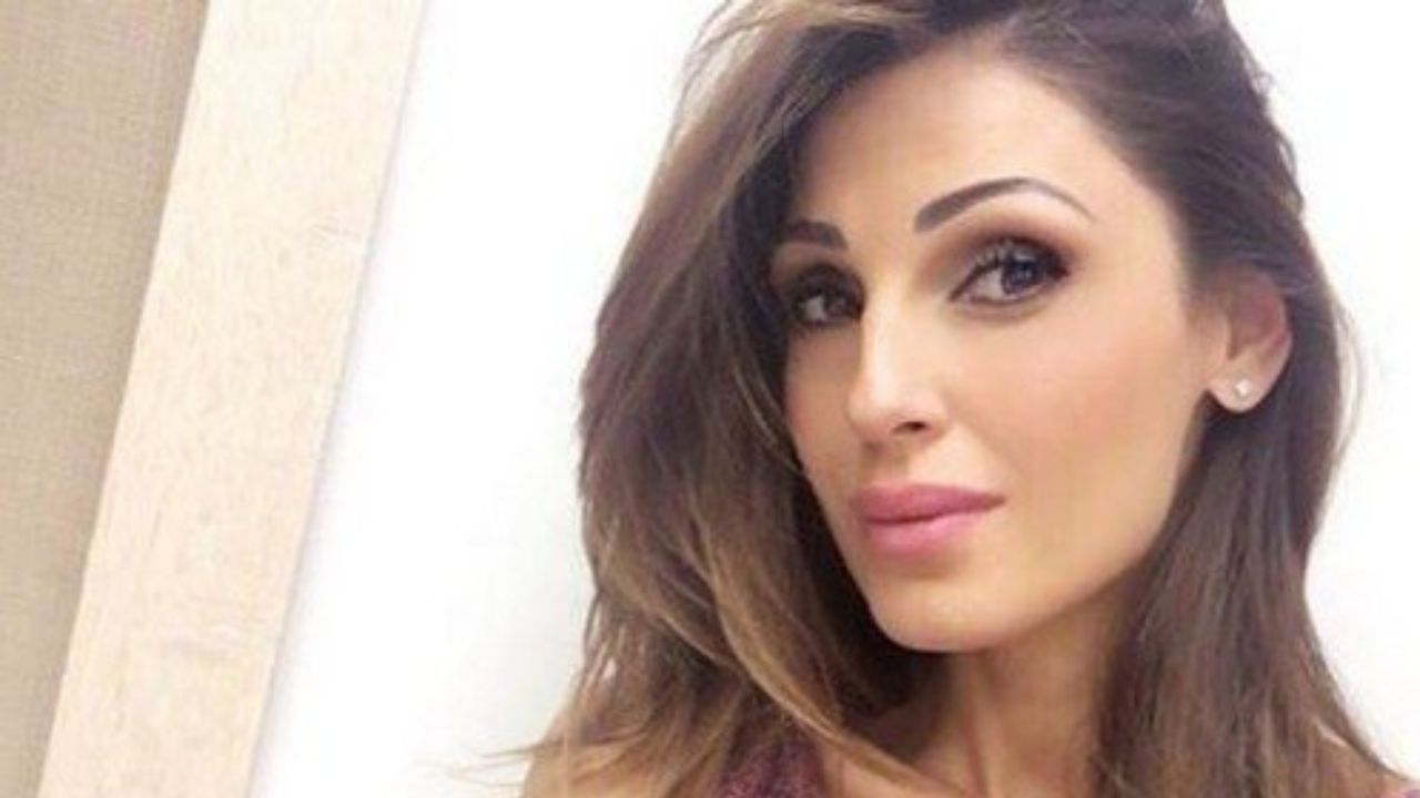 Anna Tatangelo: "Se non avessi iniziato anni fa...", l'aiuto della psicoterapia 41 anna tatangelo terapia