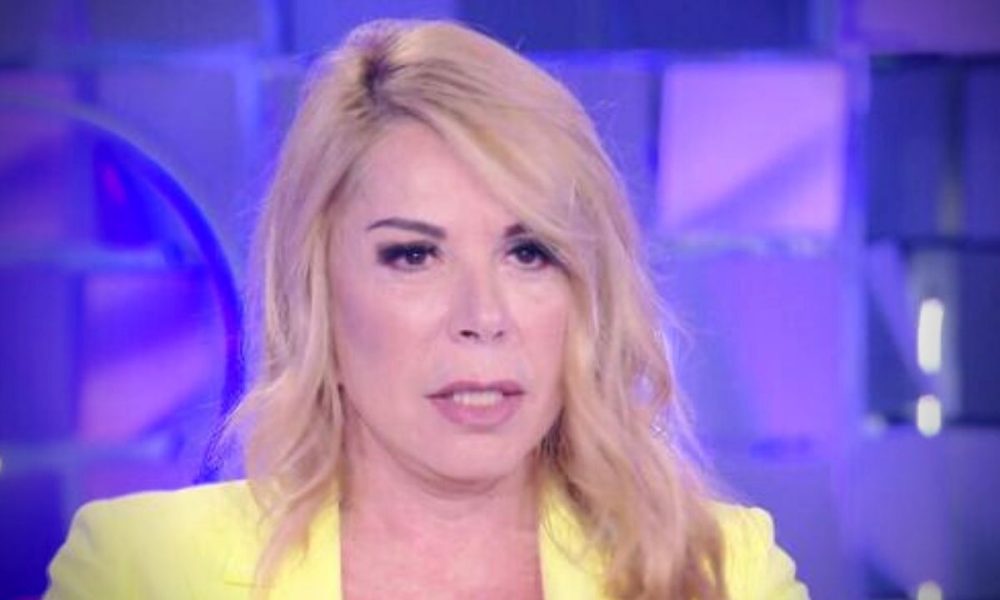 Anna Pettinelli sul nuovo compagno: “Ci vado con i piedi di piombo”
