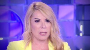 Anna Pettinelli sul nuovo compagno: “Ci vado con i piedi di piombo”