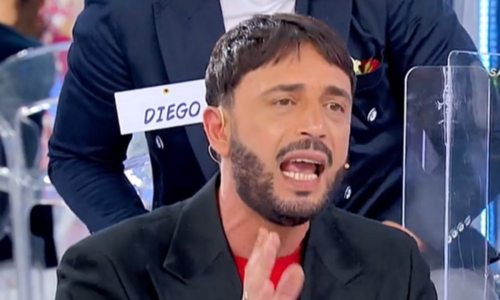 Armando idolo del web: elogio social del cavaliere di Uomini e Donne