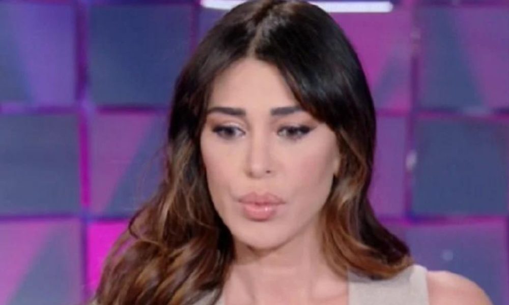 Belén e Stefano, è ancora crisi? De Martino grande assente sui social