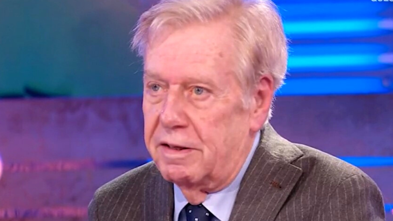 Claudio Lippi dà del primate a un ragazzo in studio su Rai1: "È un essere umano?" 41 claudio lippi