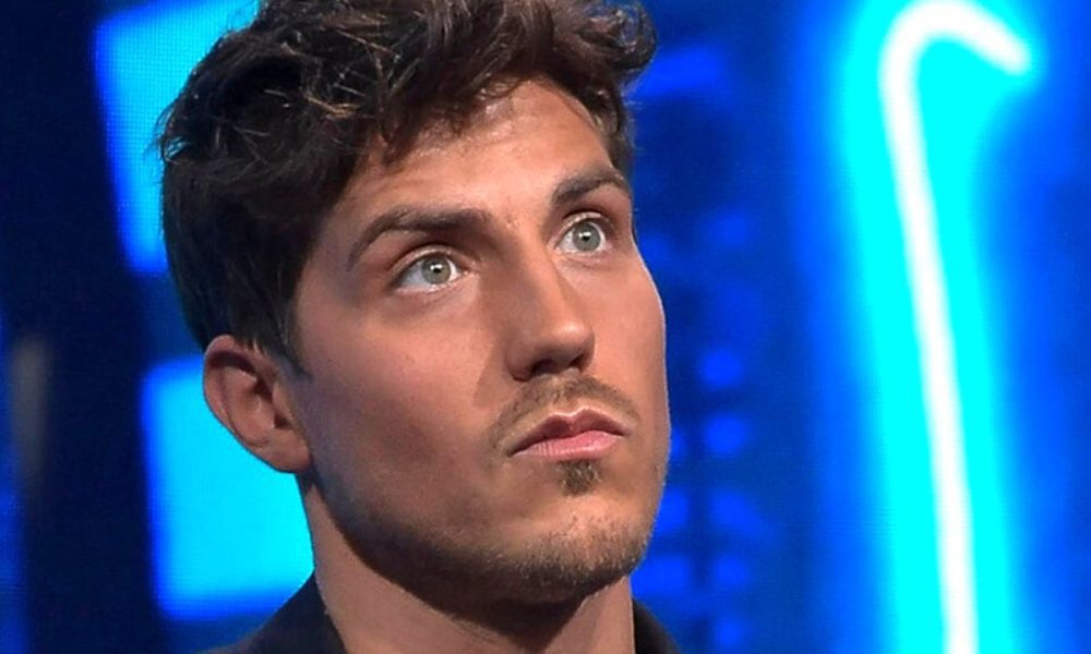 Daniele Dal Moro squalificato, caos fuori dal GF Vip: il web insorge
