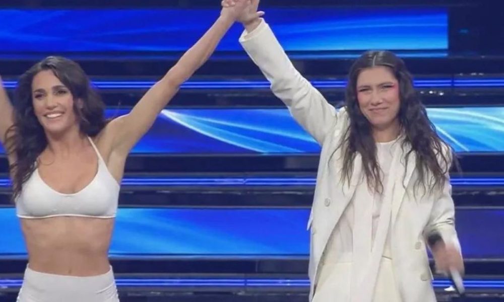 “Che schifo, hai troppi muscoli”: Elena D’Amario risponde alle critiche sui social