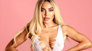Elena Morali scherza sulla gravidanza: il gesto fa discutere i social