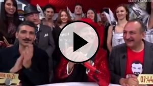 Giorgia Meloni chiama Fiorello a VivaRai2 e si finge “imitatrice” di se stessa