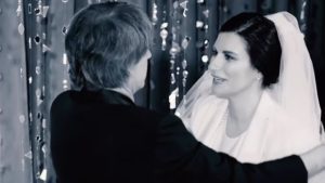 Laura Pausini: nessuno sapeva del matrimonio, la scusa agli invitati