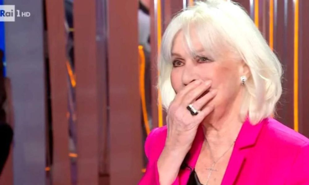 Loretta Goggi: “Ho detto qualcosa di tremendo”, è boom di ironia a Domenica In