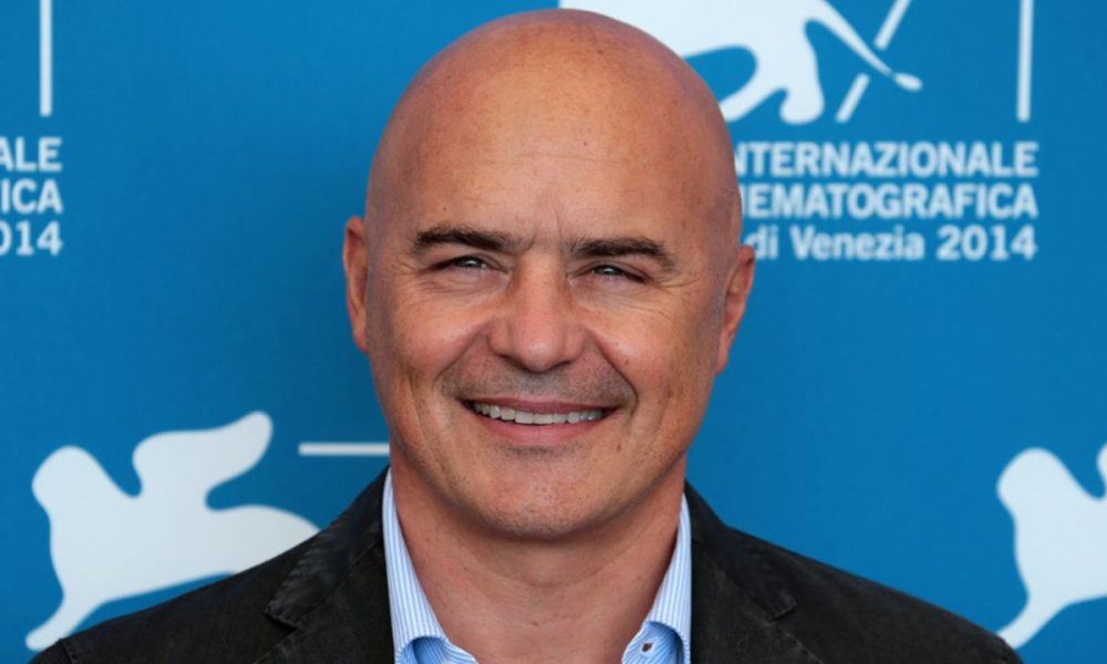 Luca Zingaretti, infortunio sulla neve: vacanze “zoppicanti”