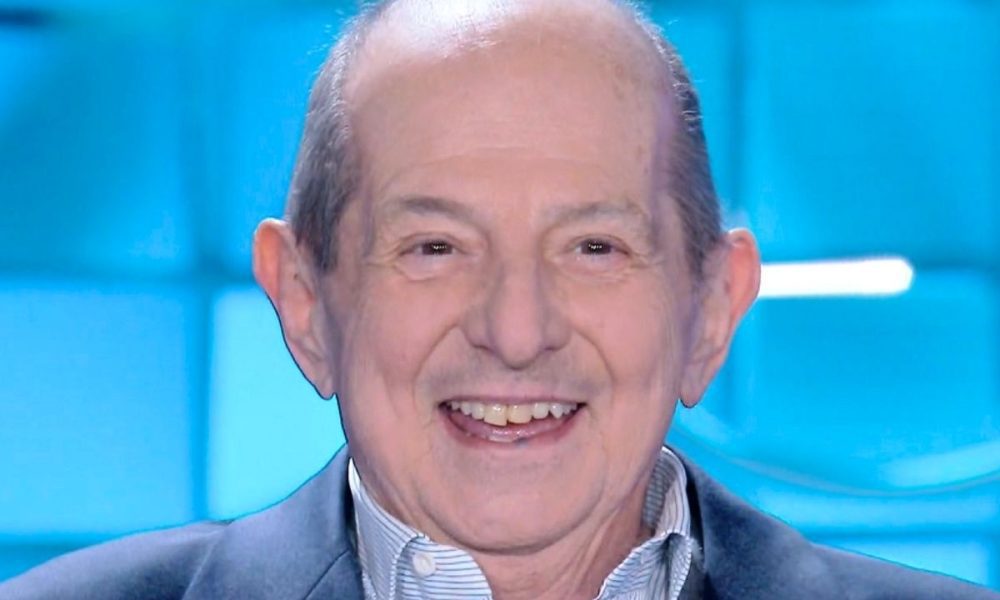 Magalli scartato dalla Rai apre a Mediaset: l’occhiolino a De Filippi e Signorini