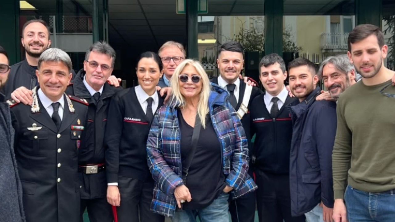 Mara Venier dai Carabinieri dopo le offese ricevute dall'account di Mediaset 41 mara venier carabinieri mediaset