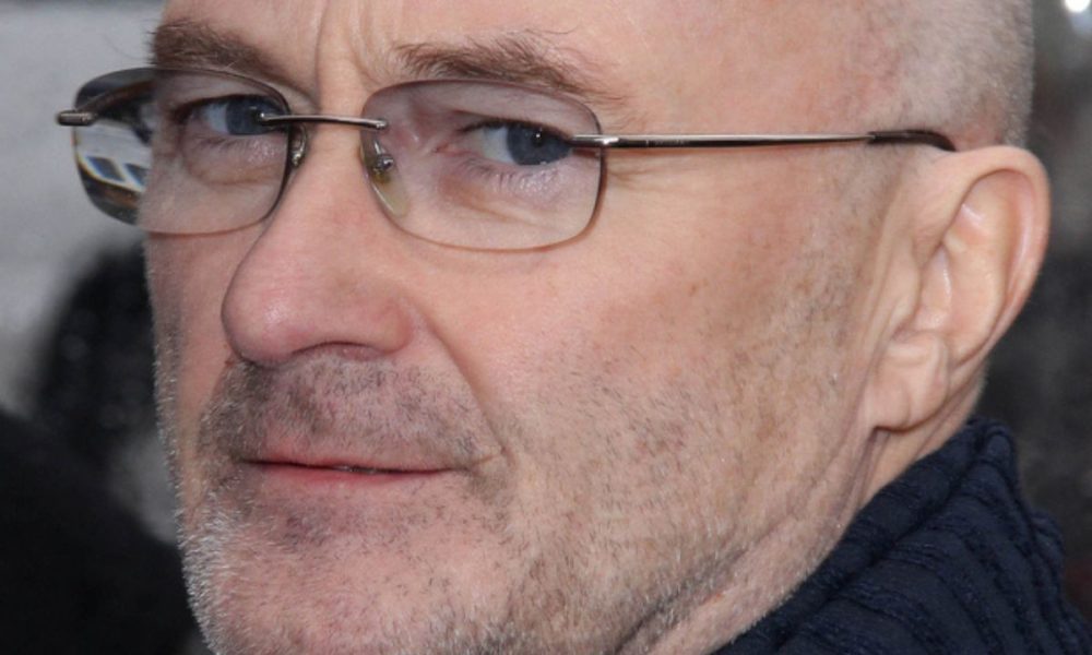 Phil Collins: “Ormai è immobile”, peggiora la malattia del cantautore