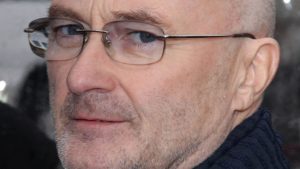 Phil Collins: “Ormai è immobile”, peggiora la malattia del cantautore