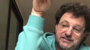 Pieraccioni: “Lo sputi e lo rivendi”, la parodia sullo chef Salt Bae