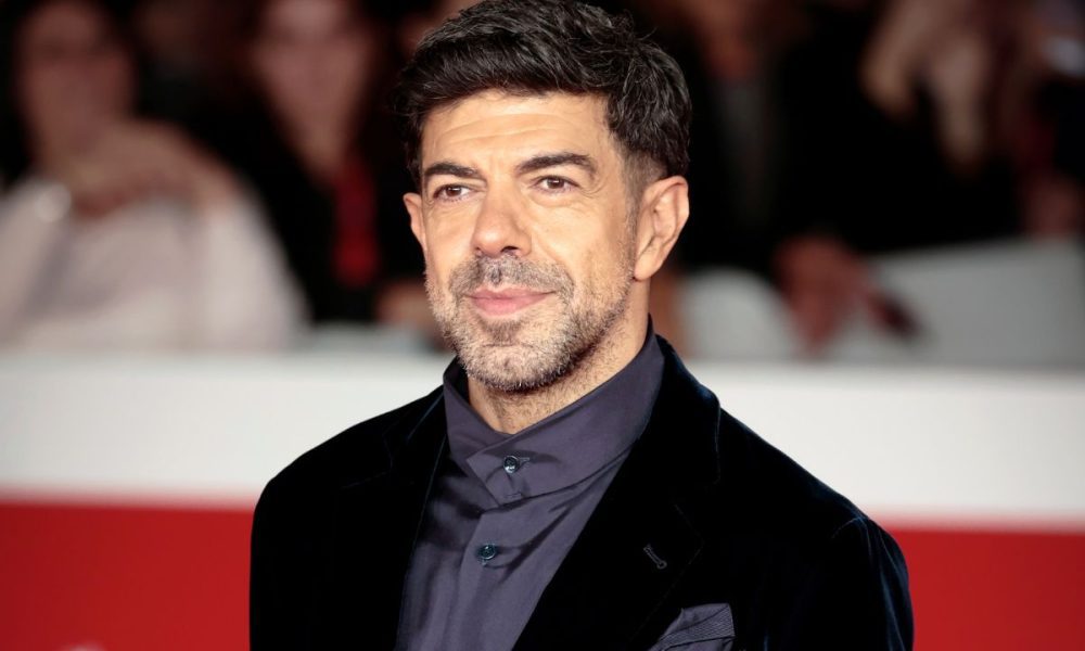 Pierfrancesco Favino: “Uomini basici, le donne sono avanti”