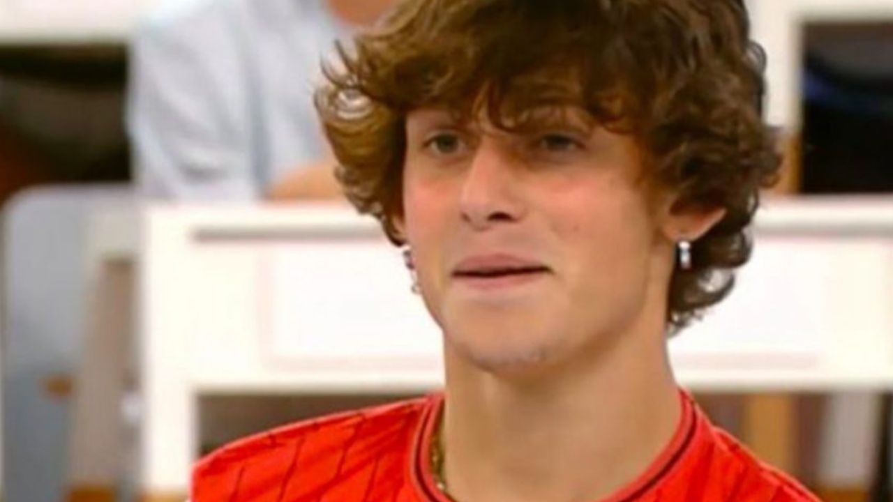 Amici, Samu contro un compagno: "Non merita la finale" 41 Samuele Segreto Amici