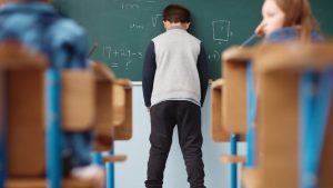 Scuola, esperimento in Indonesia: l’orario di apertura cade alle 5:30