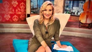 Serena Bortone svela il segreto del suo successo e spiega perché gesticola così tanto