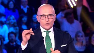 Signorini condanna i leoni da tastiera: “Sono contro quei messaggi”