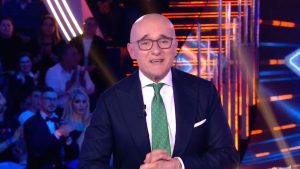 Bettarini critica la virata di Signorini al GF Vip 7: “La legge del taglione”