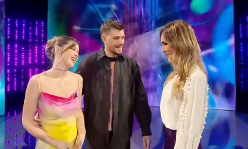 Natalia Paragoni e Andrea Zelletta scoprono il sesso del loro bambino a Verissimo