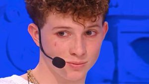 Serale Amici22, le anticipazioni: Wax dedica una canzone a Maria