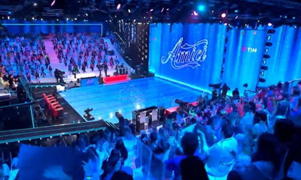 Amici, concorrente crolla durante la puntata: cosa è successo