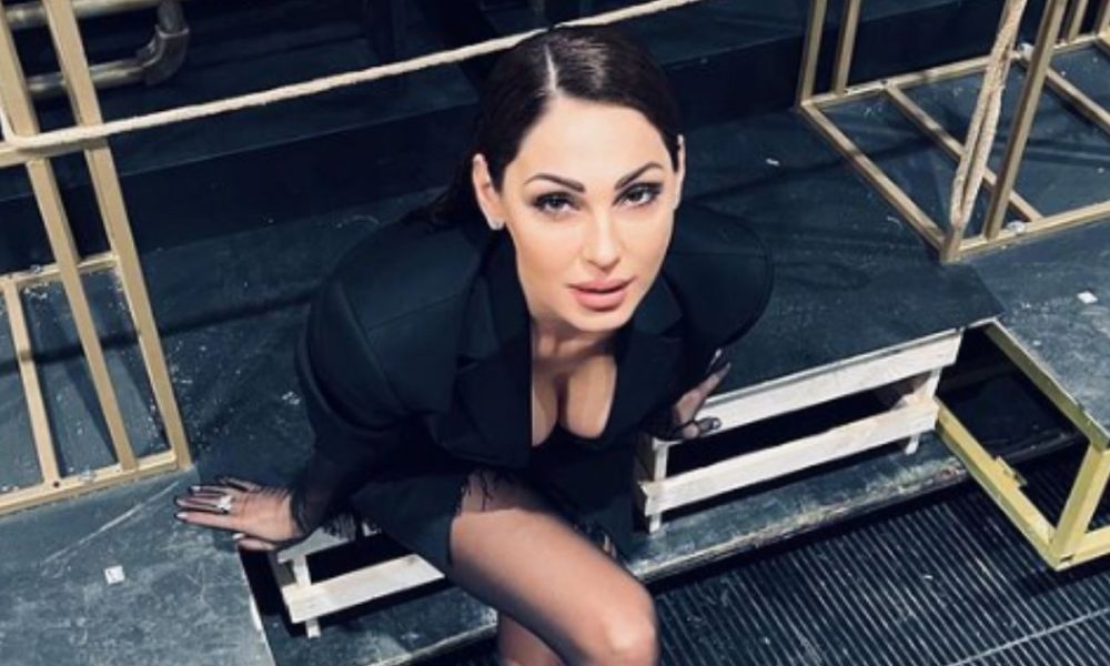 Anna Tatangelo e Mattia sempre più innamorati: le foto della coppia