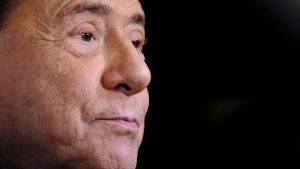 Berlusconi lotta contro la leucemia: ha iniziato la chemioterapia