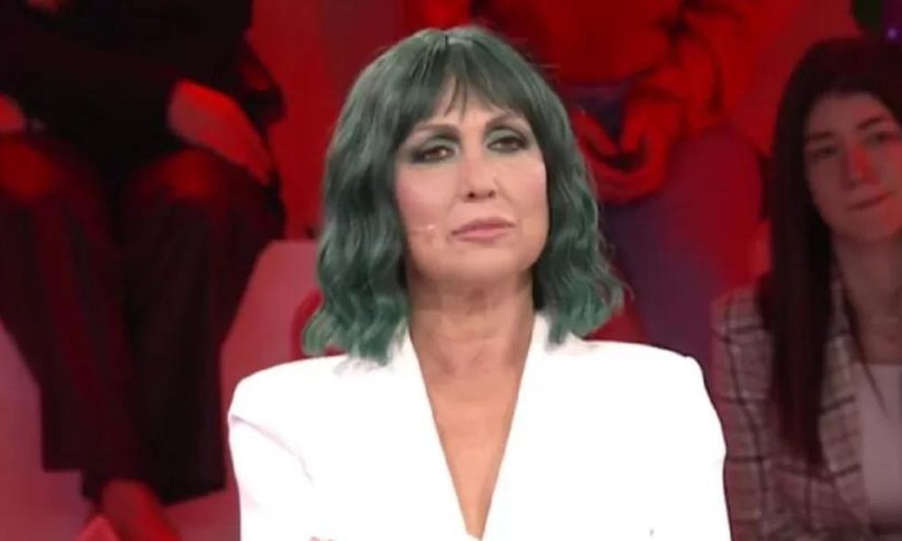 Amici, la Celentano indossa una parrucca: il paragone con Nikita, ma non è la concorrente del GF Vip